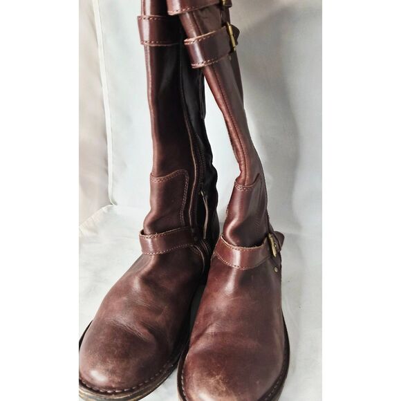 UGG - Picture 2 of 8